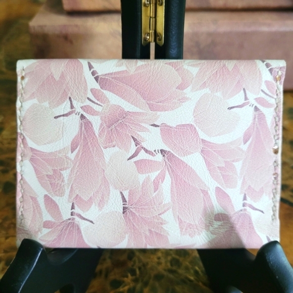 Floral Pink and White Wallet with Gold Button - Picture 2 of 3